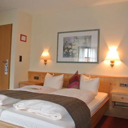 Akzent Hotel Am Bach Dettelbach Exterior foto